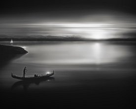 Lagoon Gondola bw